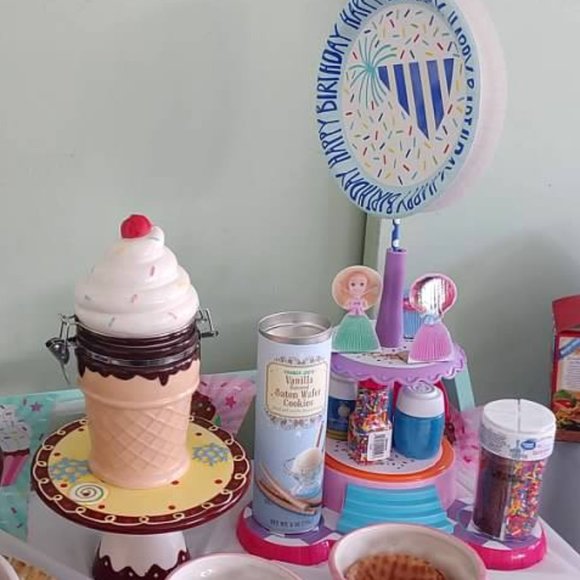 Cupcake Surprise Doll Tower Birthday Stand Grand Cupcake Ball - Picture 12 of 12